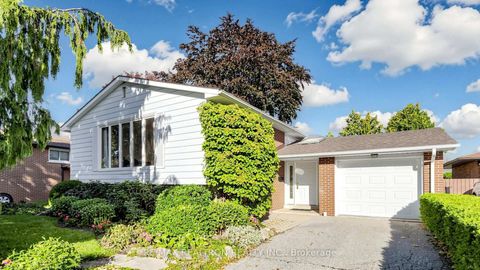 Photo 1 at 54 Dolly Varden Boulevard, Woburn, Toronto
