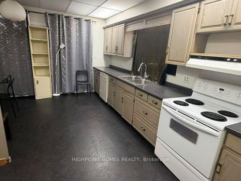 Photo 1 at 118 Kitchener Road, West Hill, Toronto
