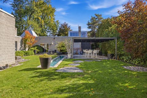 Photo 1 at 92 Westwood Lane, South Richvale, Richmond Hill