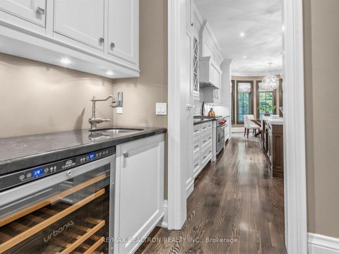 Photo 11 at 516 Vesta Drive, Forest Hill South, Toronto