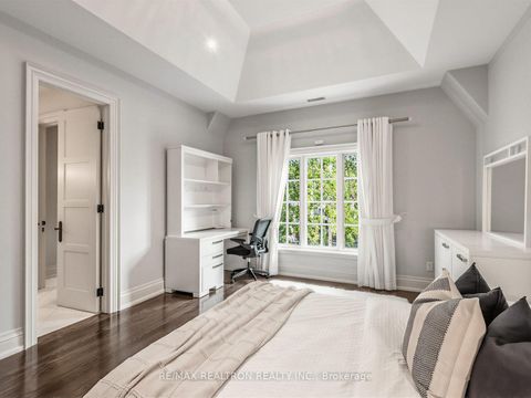 Photo 34 at 516 Vesta Drive, Forest Hill South, Toronto