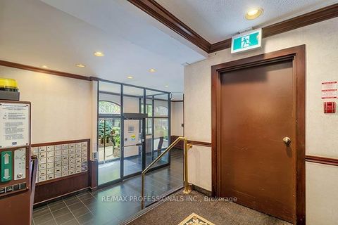 Photo 5 at 702 - 88 Charles Street E, Yonge Corridor, Toronto