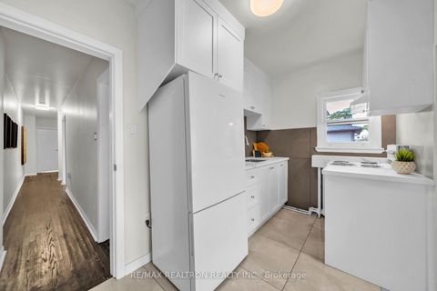 Photo 14 at 155 Arlington Avenue, Cedarvale, Toronto