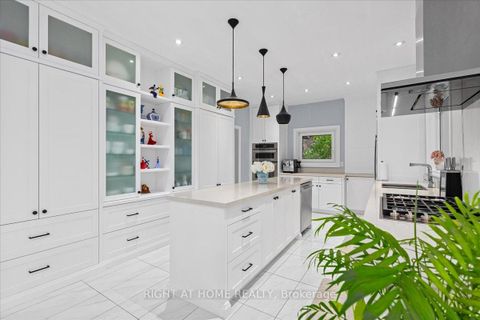 Photo 13 at 437 The Kingsway, Humber Valley, Toronto