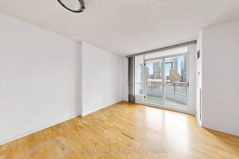 Photo 12 at 1501 - 228 Queens Quay W, Waterfront Communities C1, Toronto