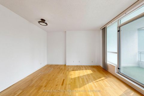 Photo 13 at 1501 - 228 Queens Quay W, Waterfront Communities C1, Toronto