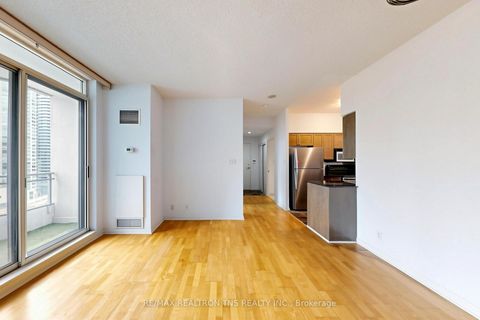 Photo 14 at 1501 - 228 Queens Quay W, Waterfront Communities C1, Toronto