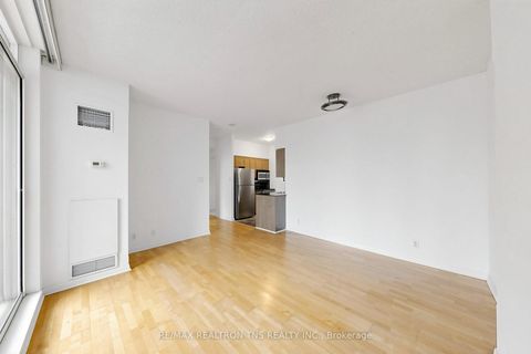 Photo 15 at 1501 - 228 Queens Quay W, Waterfront Communities C1, Toronto