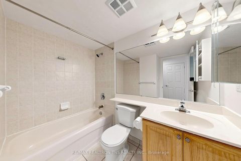 Photo 28 at 1501 - 228 Queens Quay W, Waterfront Communities C1, Toronto
