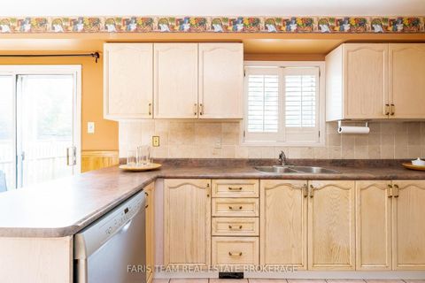 Photo 7 at 230 Mary Anne Drive, Painswick North, Barrie