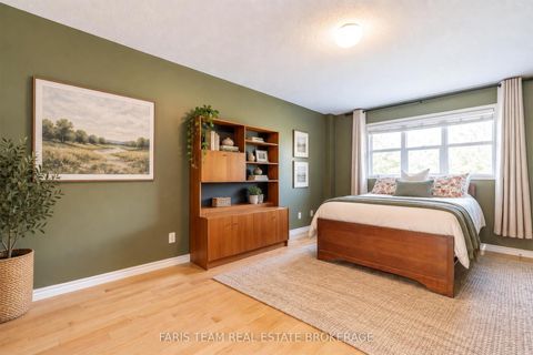 Photo 20 at 230 Mary Anne Drive, Painswick North, Barrie