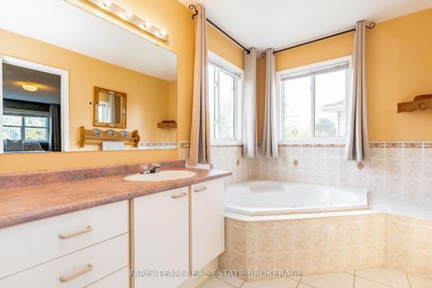 Photo 22 at 230 Mary Anne Drive, Painswick North, Barrie