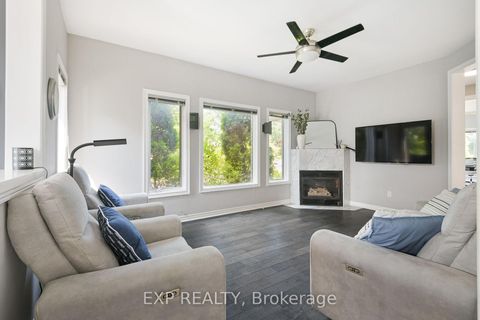 Photo 12 at 29 Batson Drive, Aurora Village, Aurora