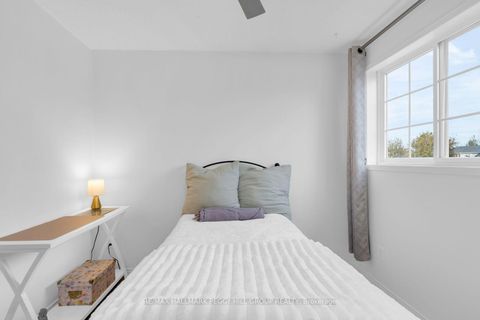 Photo 9 at 128 Churchland Drive, Holly, Barrie
