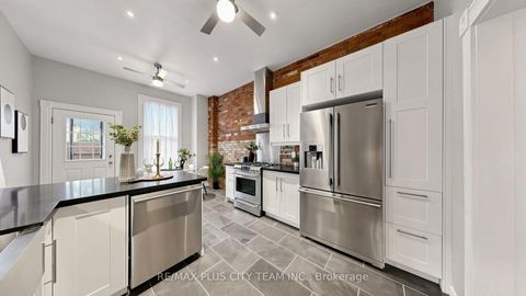 Photo 14 at 201 Seaton Street, South St. James Town, Toronto