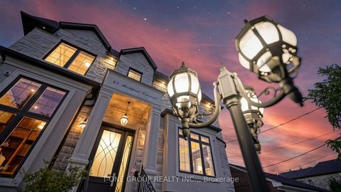 Photo 2 at 43 Rockport Crescent, Crosby, Richmond Hill