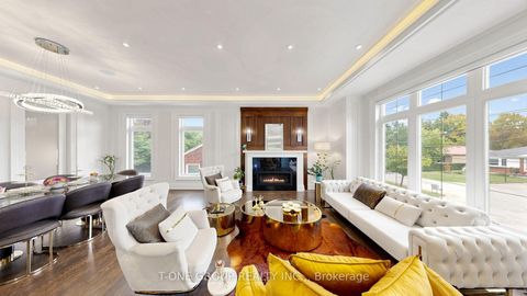 Photo 11 at 43 Rockport Crescent, Crosby, Richmond Hill