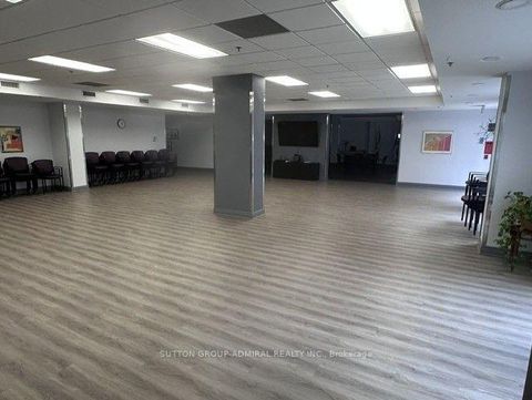 Photo 11 at 809 - 2 Neptune Drive, Lawrence, Toronto