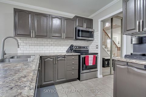 Photo 12 at 313 Hickling Trail, Grove East, Barrie