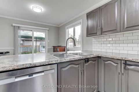 Photo 13 at 313 Hickling Trail, Grove East, Barrie