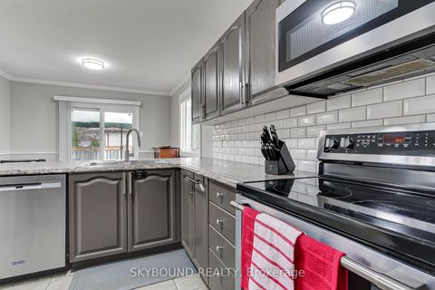 Photo 14 at 313 Hickling Trail, Grove East, Barrie