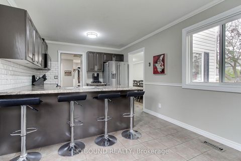 Photo 15 at 313 Hickling Trail, Grove East, Barrie