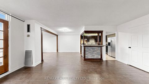 Photo 11 at 1808 - 10 Edgecliff Golfway, Flemingdon Park, Toronto