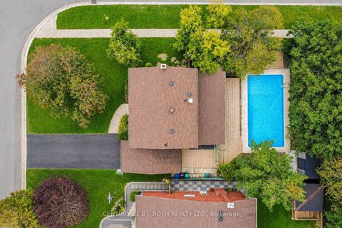 Photo 1 at 77 Pepler Place, Sunnidale, Barrie