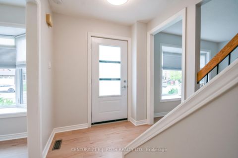 Photo 3 at 77 Pepler Place, Sunnidale, Barrie