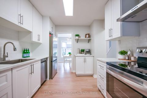 Photo 8 at 77 Pepler Place, Sunnidale, Barrie