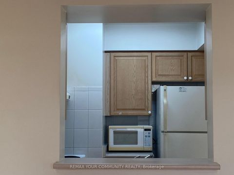 Photo 8 at 515 - 3088 Kennedy Road, Steeles, Toronto