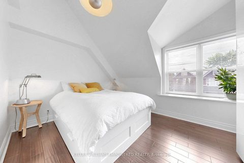 Photo 17 at 274 Wallace Avenue, Junction, Toronto