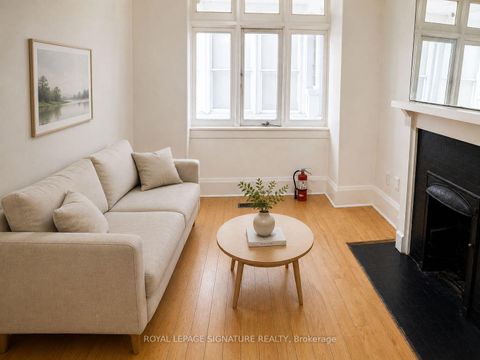 Photo 1 at 916 Woodbine Avenue, Woodbine Corridor, Toronto