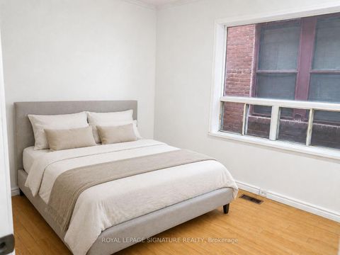 Photo 3 at 916 Woodbine Avenue, Woodbine Corridor, Toronto