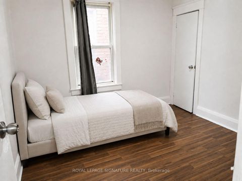 Photo 8 at 916 Woodbine Avenue, Woodbine Corridor, Toronto
