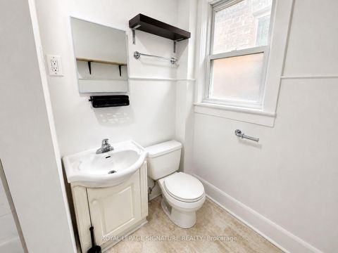 Photo 10 at 916 Woodbine Avenue, Woodbine Corridor, Toronto
