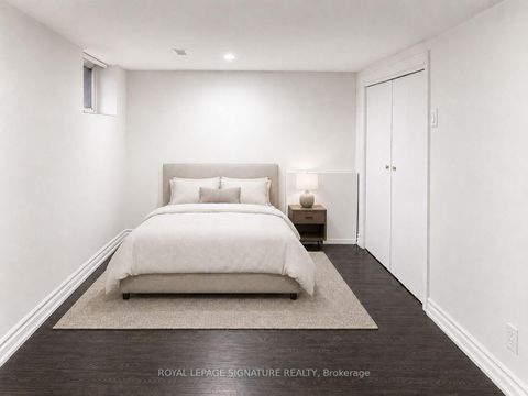 Photo 14 at 916 Woodbine Avenue, Woodbine Corridor, Toronto