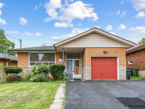 Photo 1 at 121 Janray Drive, Woburn, Toronto