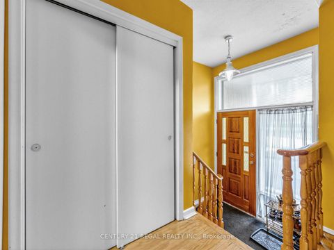 Photo 2 at 121 Janray Drive, Woburn, Toronto