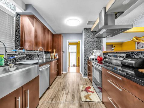 Photo 10 at 121 Janray Drive, Woburn, Toronto