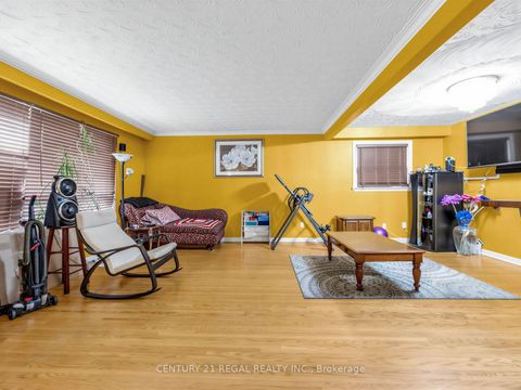 Photo 20 at 121 Janray Drive, Woburn, Toronto