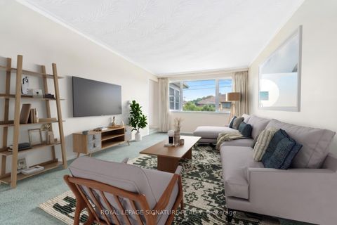 Photo 5 at 29 Heavitree Drive, CFB, Toronto