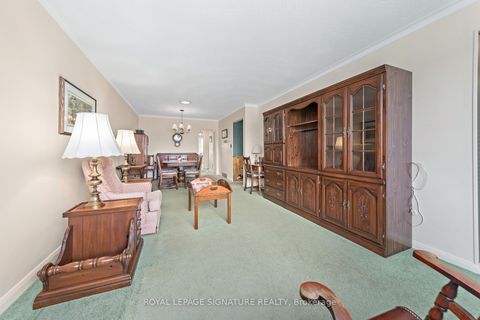 Photo 6 at 29 Heavitree Drive, CFB, Toronto