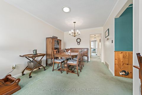 Photo 7 at 29 Heavitree Drive, CFB, Toronto