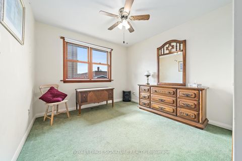 Photo 13 at 29 Heavitree Drive, CFB, Toronto