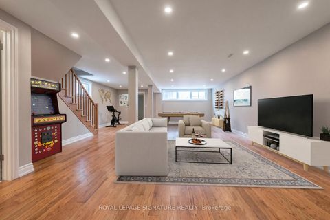 Photo 20 at 29 Heavitree Drive, CFB, Toronto