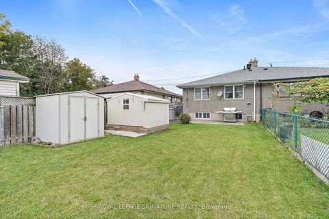 Photo 25 at 29 Heavitree Drive, CFB, Toronto