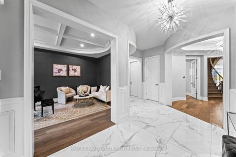 Photo 3 at 10 Rolling Green Court, Kleinburg, Vaughan