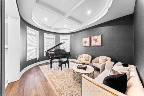 Photo 4 at 10 Rolling Green Court, Kleinburg, Vaughan