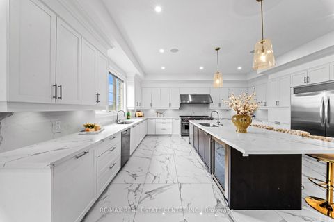 Photo 9 at 10 Rolling Green Court, Kleinburg, Vaughan